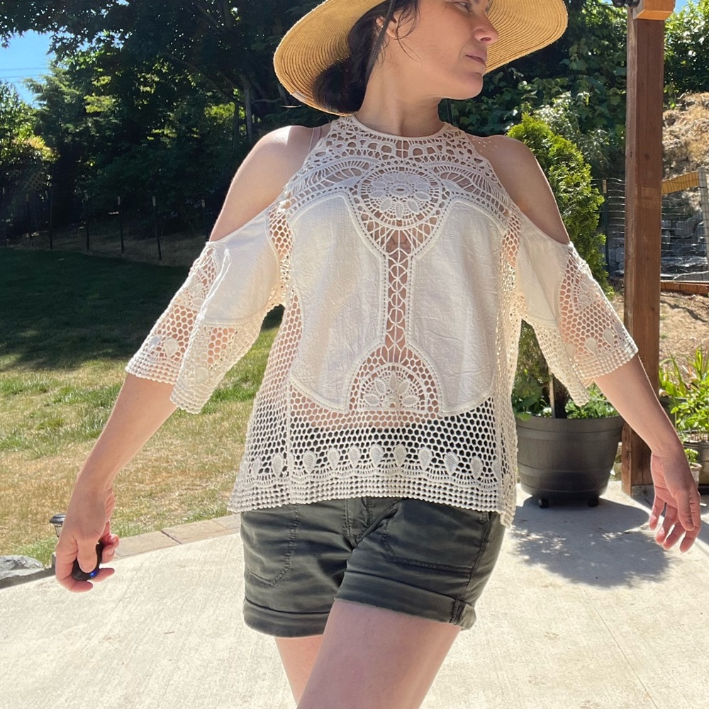 Hollister cold shoulder top M EUC - Picture 2 of 9